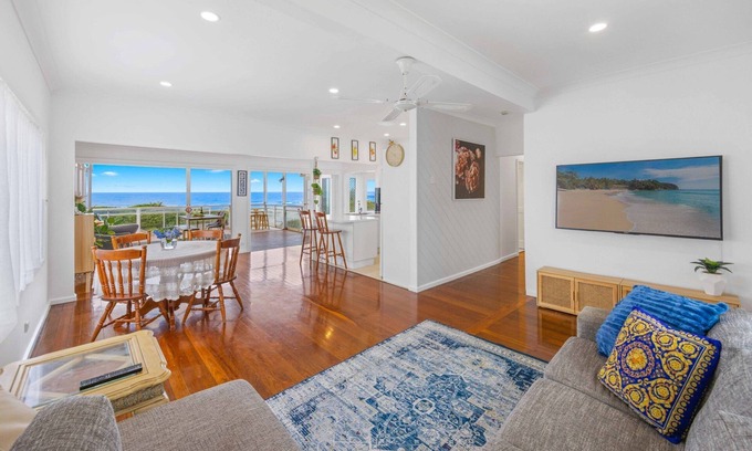 Lake Cathie Cabaña | Beach-View Lake Cathie seaside cottage