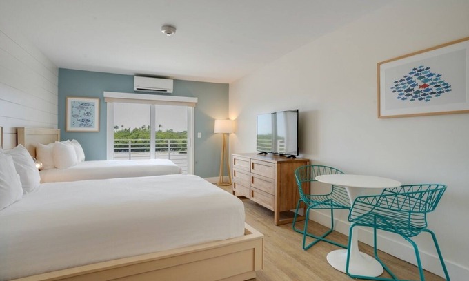 Islamorada Apartamento | Beach View Unit in Islamorada! Pets Allowed, Parking, Pool!
