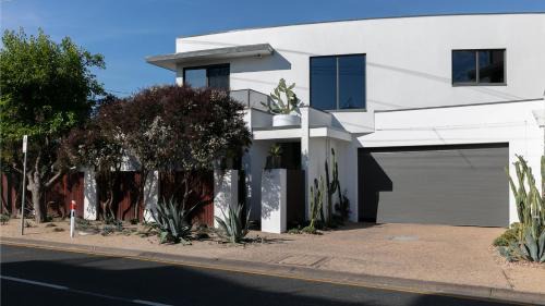 Dromana Casa | Beach Views