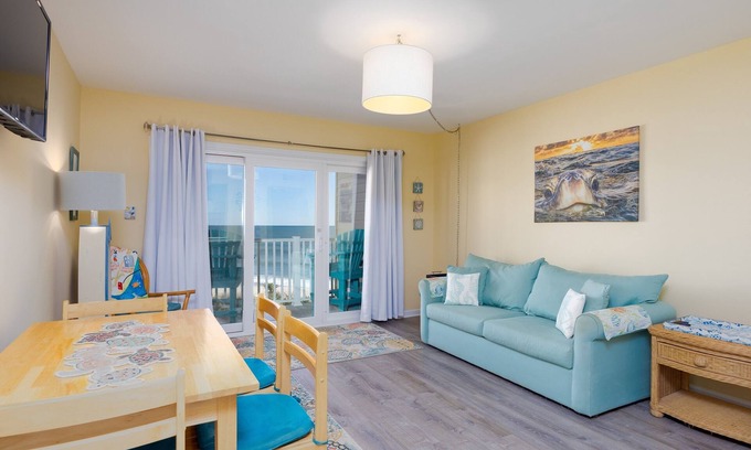 McCutcheon Field Condominio | Beach, Views, and Relaxation at "What The Shell"!