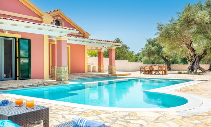 Roda Villa | Villa en Acharávi con 3 habitaciones, capacidad 8