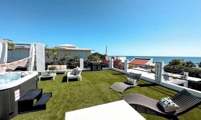 Camino Nuevo Casa | Beach Villa Mojoneo @ El Cocal. Secluded beach, Rooftop, Jacuzzi, Pool table