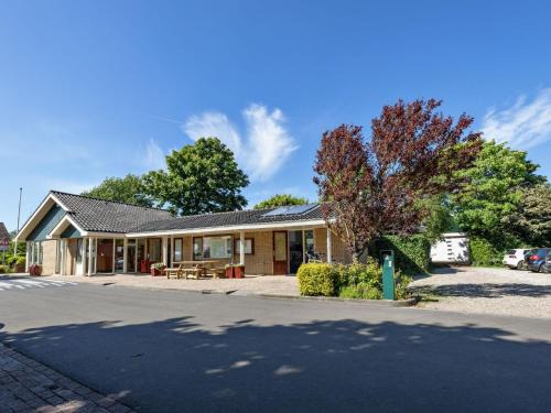 Sint Maartensvlotbrug Casa | Beach Villa in North Holland with Patio