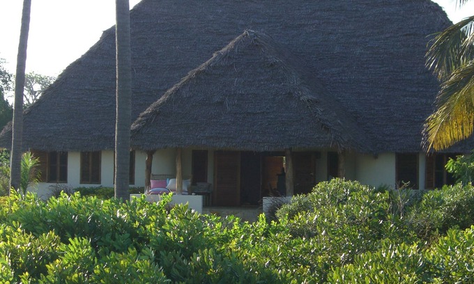 Pangani Villa | Excl. Villa de playa, a 50 m del mar, el personal, 7000 m2 de jardín, idílica bahía