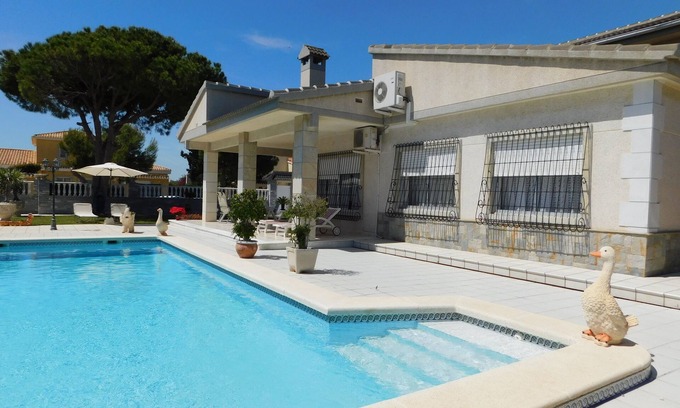 Orihuela Costa Villa | Fantástica y espaciosa villa de playa de 6 dormitorios, a 100 metros de la playa La Zenia