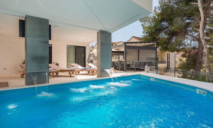 Okrug Gornji Apartamento | Beach Villa Valentina Apartment I
