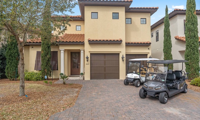 Villa Lago Casa | Beach Villa w/ TWO GOLF CARTS! Balcony w/ Golf Course View, Pool, Near Wharf.