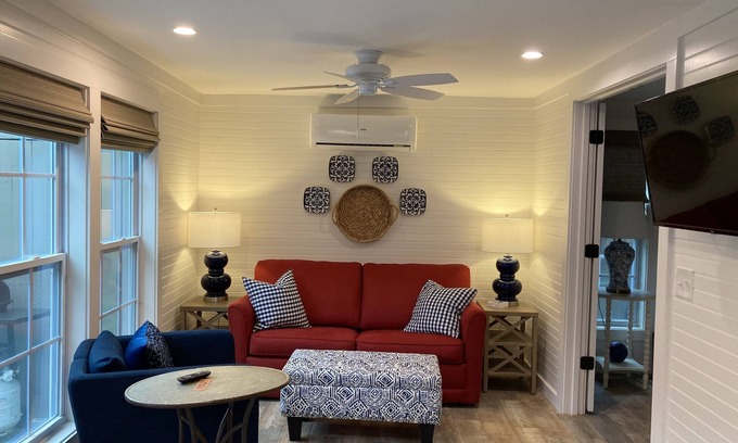 Saint Simons Island Casa | Beach Walk Bungalow 1Bedroom 1Bath, 4 blocks to the beach!! Private Courtyard