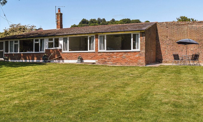 Etchinghill Cabaña | Beachborough Park Summer House