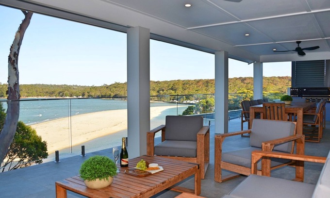 Maianbar Casa | BEACHFRONT/WATERFRONT, BEACH, BAY & OCEAN VIEWS PACIFIC CRES