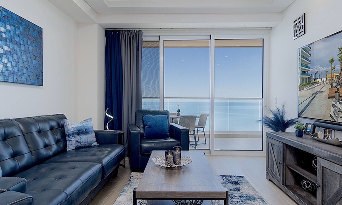 Ferrocarrilera Condominio | Beachfront 1-bedroom luxury condo at Encantame Towers by the Sea of Cortez.