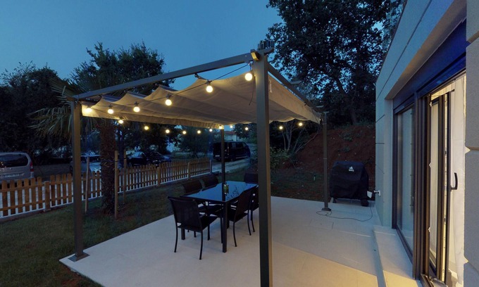 Drenje Apartamento | Beachfront - 2 Bedrooms - 4 Guests - Barbecue