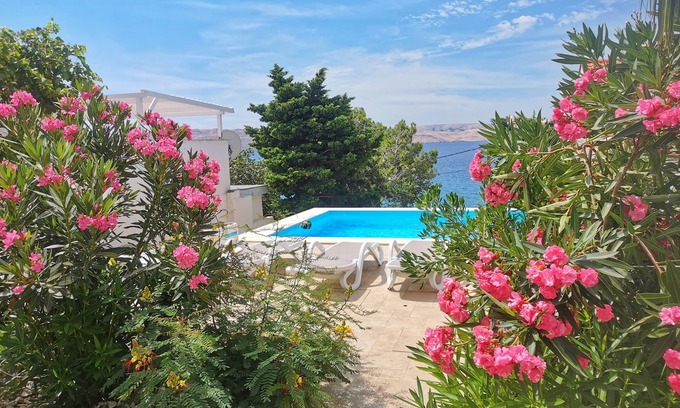 Cesarica Apartamento | Beachfront Apartment Anita with pool - top 3