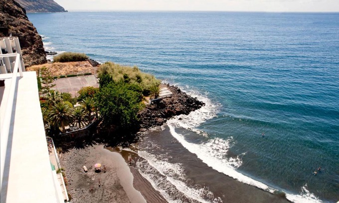 Santa Cruz de Tenerife Apartamento | Beachfront apartment in paradise