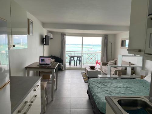 Marigot Apartamento | Beachfront apartment