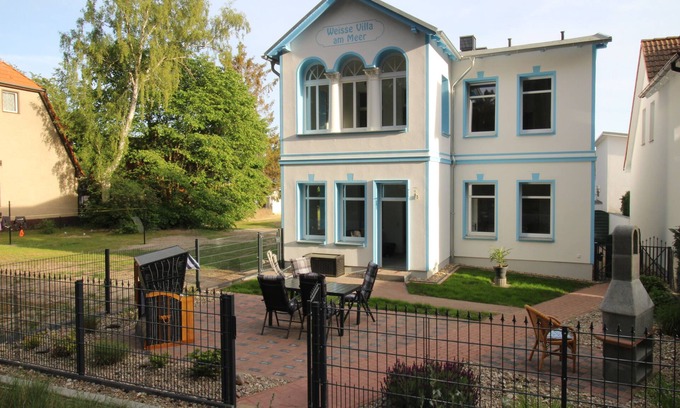 Zempin Apartamento | Beachfront apartment w. Terrace, sauna, wallbox, perfect for child+dog, fully fenced