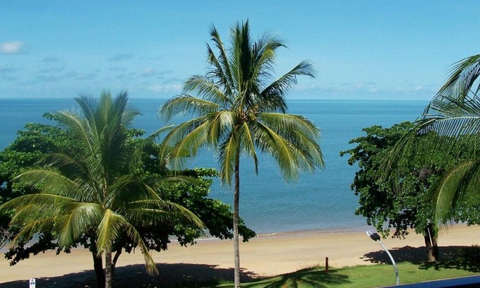 Trinity Beach Apartamento | Beachfront Apartments on Trinity Beach