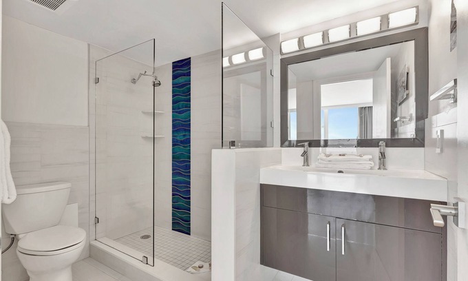Bermuda Riviera Apartamento | Beachfront Balcony Room