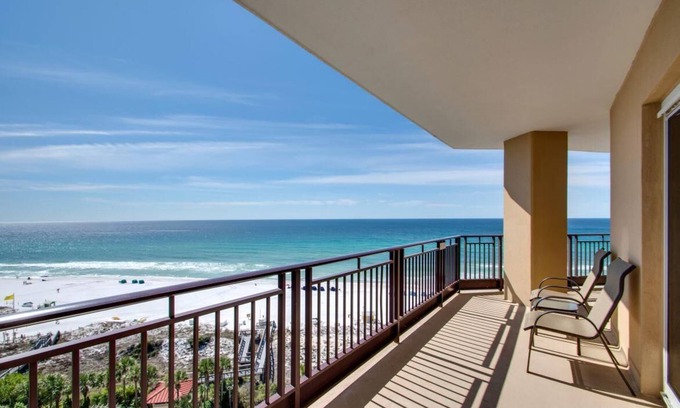 Gulf Pines Condominio | "Beachfront Bliss: East-Facing 3-Bed, 3-Bath Corner Unit on the 9th Floor at Westwinds Condominium" at Sandestin Golf and Beach Resort!