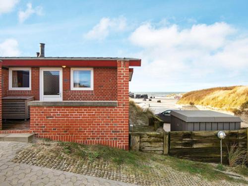 Henne Strand Casa | Beachfront Bungalow Bliss - By Traum Ferienwohnungen