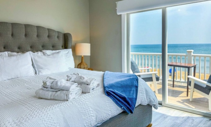 Salisbury Beach Casa | Beachfront Bungalow - Fire Pit - Private Balcony