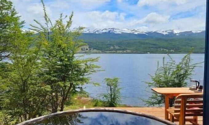 Coyhaique Cabina | Beachfront Cabin & Bathtub
