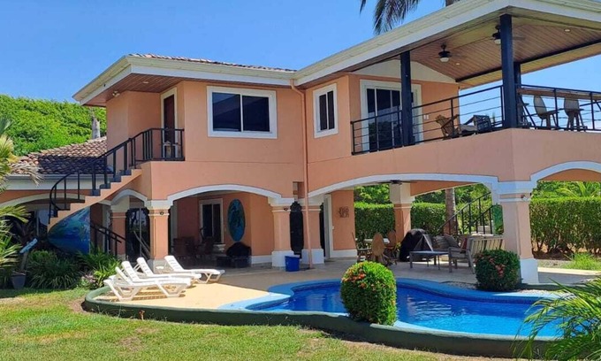 Playa Hermosa Casa | Frente a la playa 3BR Home W / Piscina privada en Playa Hermosa 3 millas al sur de Jaco