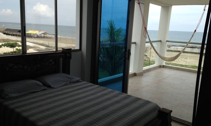 Cartagena Apartamento | Condominio frente a la playa / Apartamento en la Playa con Hermosa Vistas del Mar