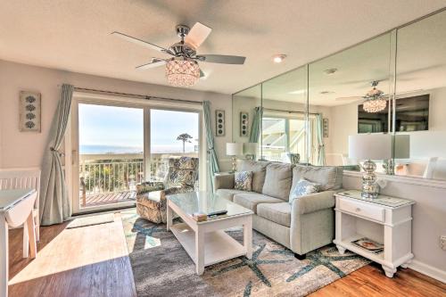 North Forest Beach Apartamento | Beachfront Condo with Pool Access in Hilton Head!