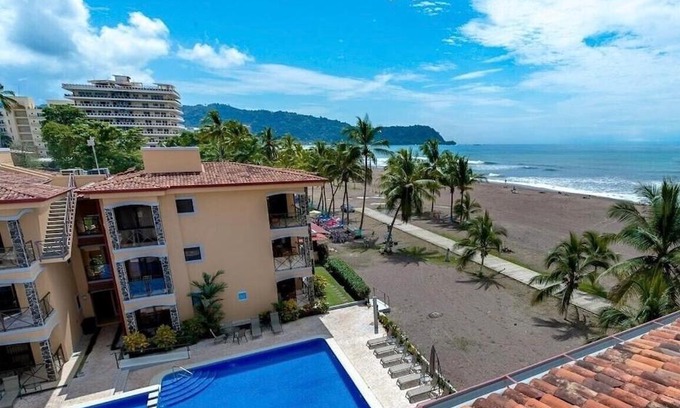 Jacó Apartamento | BEACHFRONT Condo Bahia Encantada L1 Jaco Beach