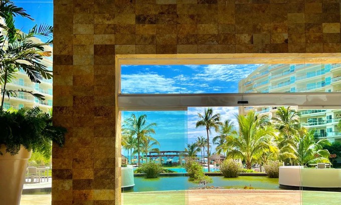 Flamingos Apartamento | Beachfront Condo DelCanto Resort
