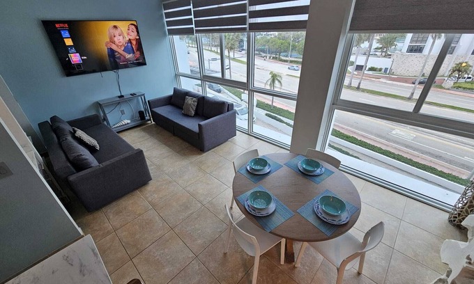 Mid Beach Apartamento | Beachfront Condo-Hotel 1 Bedroom with free parking