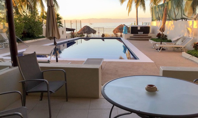 Emiliano Zapata Condominio | Beachfront condo - steps to sand and surf