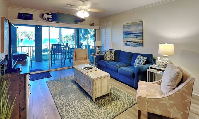 Flagler Beach Condominio | South Beach Club 205, 3 habitaciones, capacidad para 6, vista al mar, segundo piso, ascensor