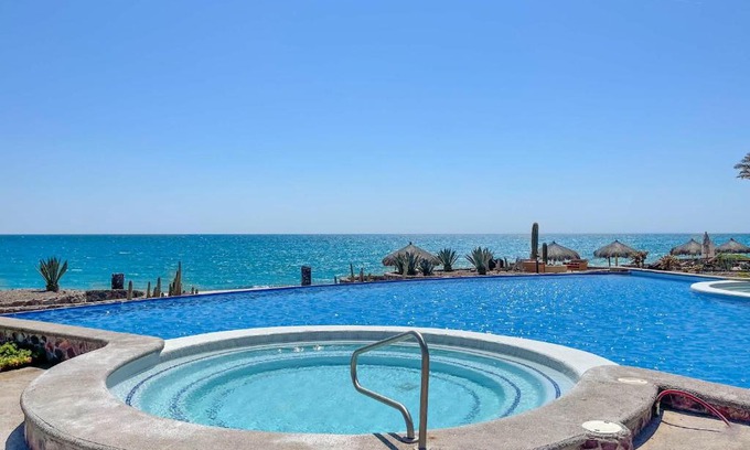 Puerto Peñasco Casa | Beachfront Condo with Pools & Beach #202