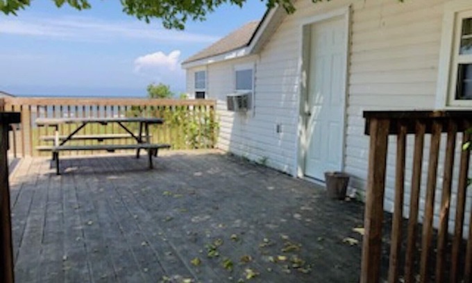 Wasaga Beach Cabaña | SANDPIPER BEACH RESORT - Cottage # 9
