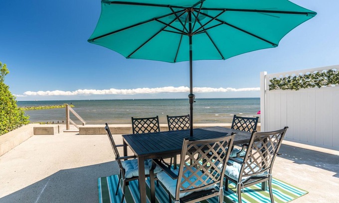 Fairfield Cabaña | Waterfront / Beachfront cottage ubicado en el corazón de Fairfield Beach !!