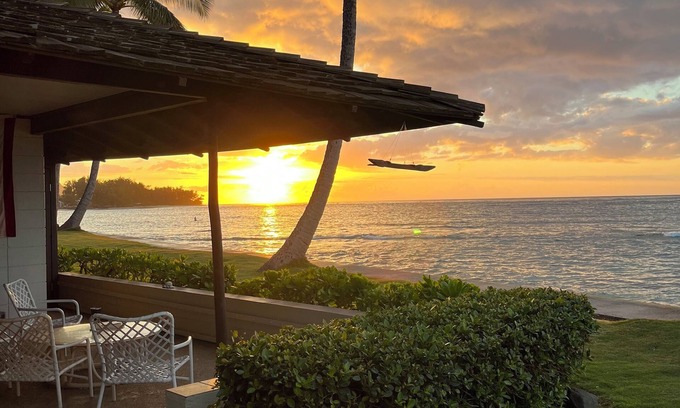 Waialua Cabaña | Beachfront Cottage en North Shore Oahu, capacidad para 4, $ 195 / Noche