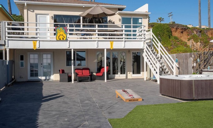 Townsite Cabaña | BEACHFRONT COTTAGE ON THE WATER TWO BEDROOM ONE BATH UPPER UNIT