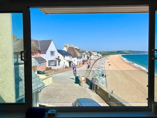 Torcross Casa | Beachfront Cottage With Sea Views & Coastal Walk