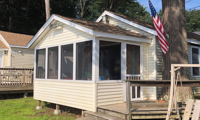 Lochmere Cabaña | Lago Winnisquam - Waterfront Beach Cottage