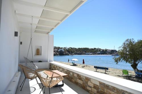 Kanala Apartamento | Beachfront cycladic suite Irene Apartments boutique hotel