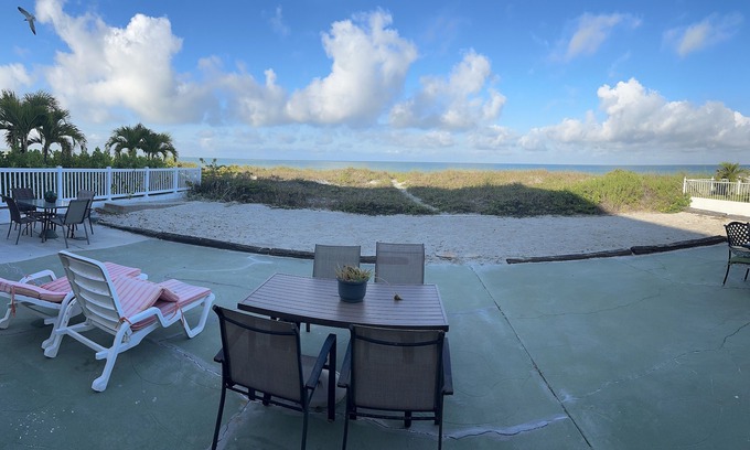 Sunset Reef Cabaña | BEACHFRONT - Directly on Redington Beach/Gulf of Mexico