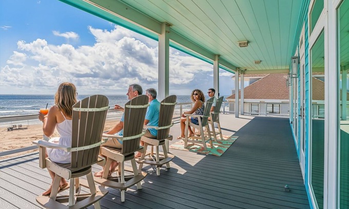 Spanish Grant Casa | Beachfront Dream Home Upscale Views 2 Kings