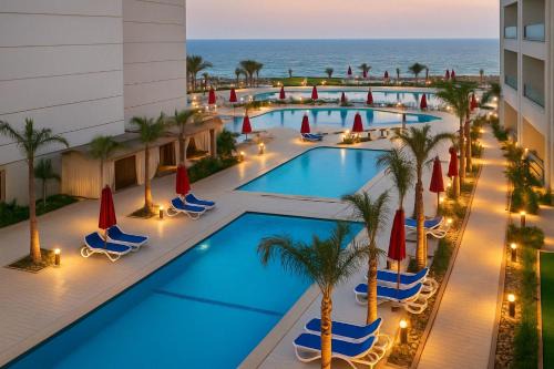 Al-Manasrah Chalet De Esquí | Beachfront Chalet in Porto Said with Pool Garde