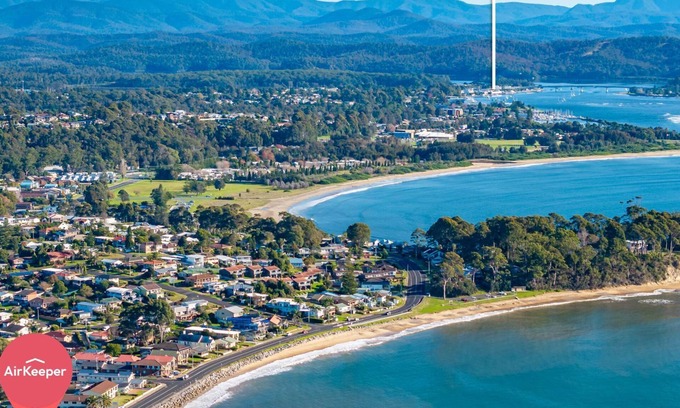 Batehaven Casa | Beachfront Escape Relaxing Getaway in Batehaven