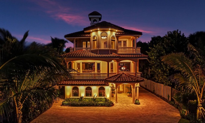 Nokomis Casa | Beachfront estate near Sarasota with spectacular gulf views