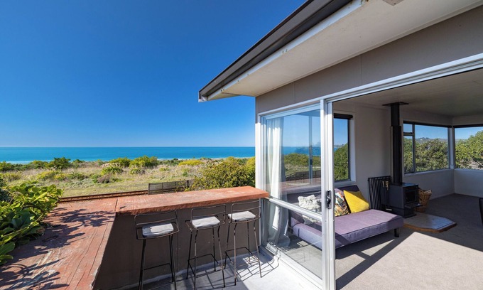 Kaikoura Casa | Beachfront | Games Room | Handy Location, Beachfront | Games Room | Handy Location