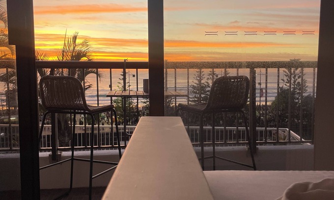 Surfers Paradise Apartamento | Beachfront Hideaway - Serenity by the sea