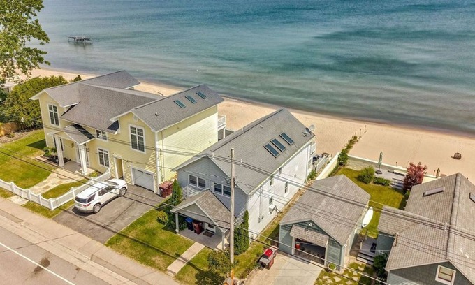 North Greece Casa | Casa frente al mar en el lago Ontario con 60 pies de playa privada